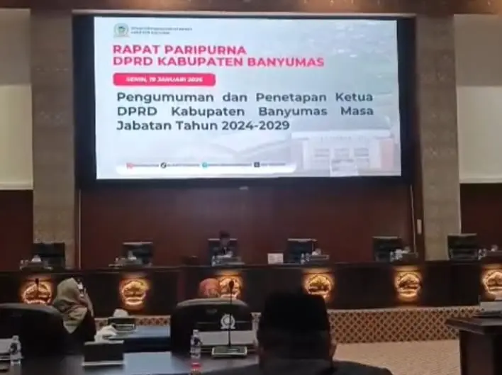 Rapat Paripurna Ketua DPRD Banyumas Agus Nova