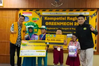 Putri Wagub Jateng raih juara tingkat regional dalam Kompetisi Coding Greenmech 2026.