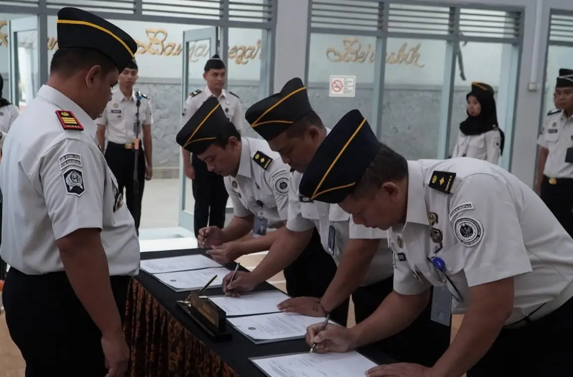 Penandatanganan Janji Kinerja