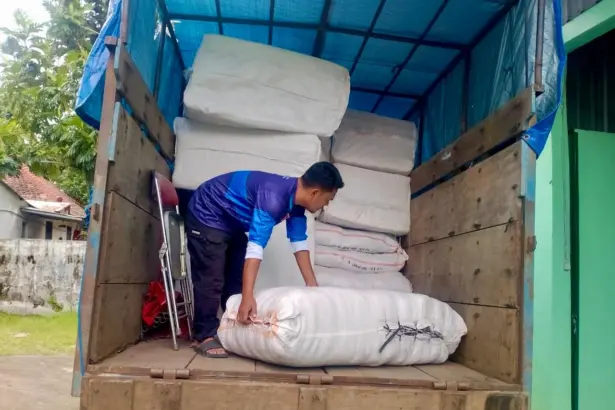 bantuan korban banjir didistribusikan