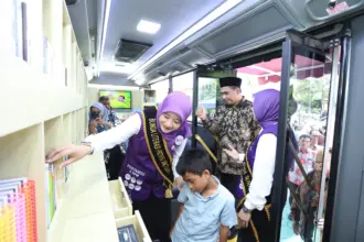peluncuran bus pintar