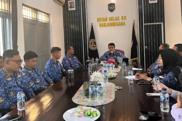 Rapat koordinasi terkait program pembinaan