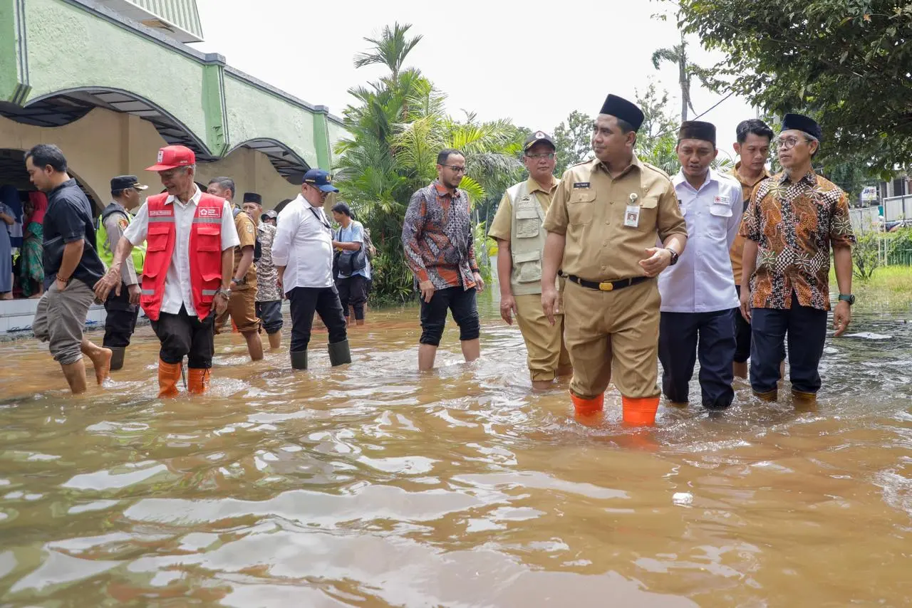 tinjau banjir pekalongan