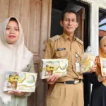 tunjukkan produk olahan salak