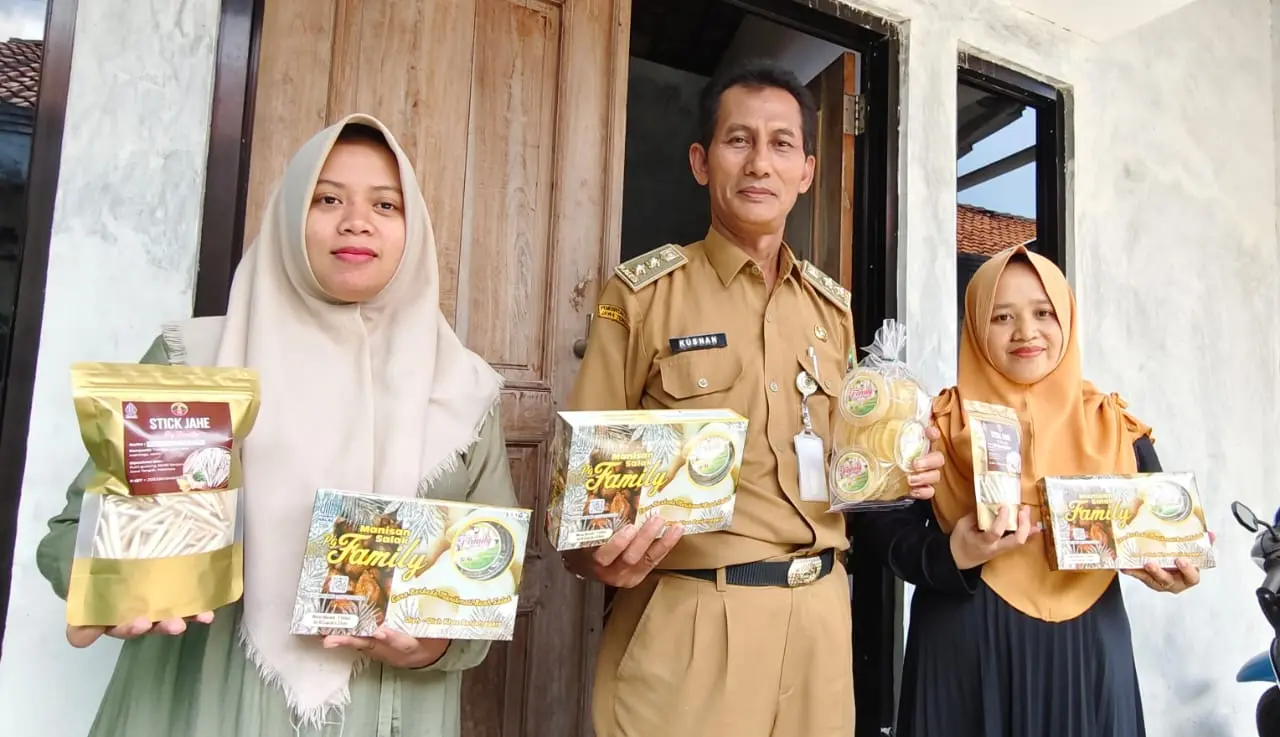 tunjukkan produk olahan salak