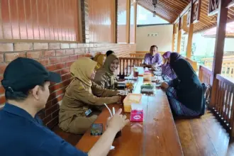 Kunjungan SMAN 1 Sigaluh ke Mapung Gagot