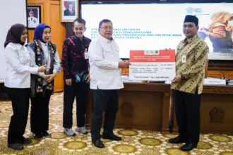 DPR RI serahkan bantuan untuk korban banjir dan longsor di Jateng