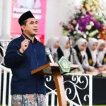 Gus Yasin serahkan bisyaroh pada para tahfidz