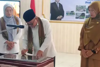 Mendikdasmen resmikan 28 sekolah di Banjarnegara.