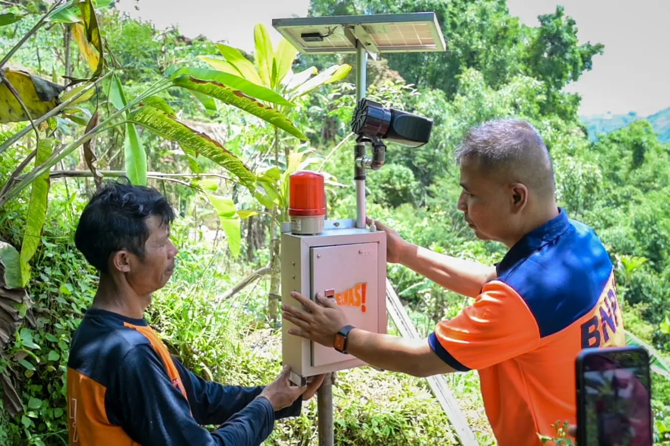 Pasang EWS untuk deteksi longsor