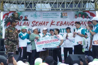 Jalan sehat berhadiah umroh