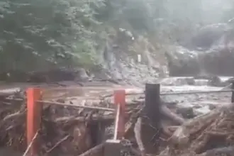 Wisata di gunung slamet tutup akibat banjir bandang