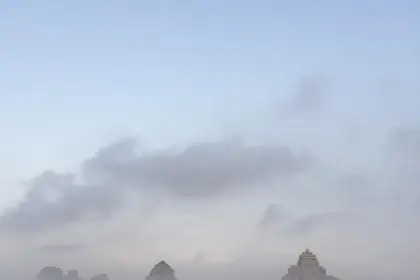 Ilustrasi fenomena Dukhan atau munculnya kabut tebal yang menyelimuti bumi di akhir zaman.(dok Pixabay)