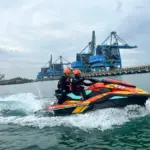 Tim SAR gabungan melakukan pencarian penambang pasir yang tenggelam di muara Sungai Serayu, Cilacap (Basarnas Cilacap).