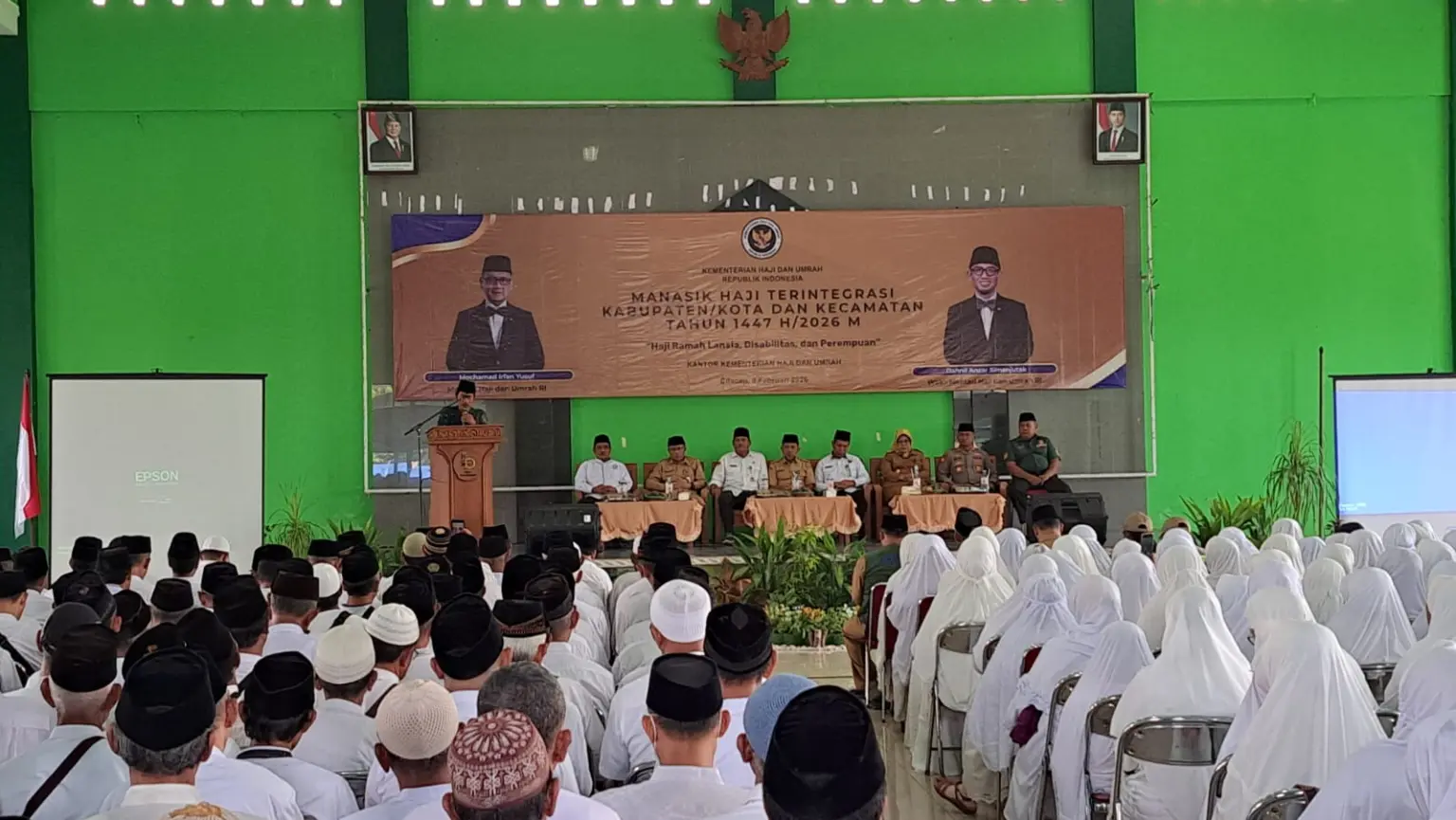 Ribuan calon jamaah haji asal Cilacap ikuti manasik haji terintegrasi di Cilacap. (Faiz Ardani).