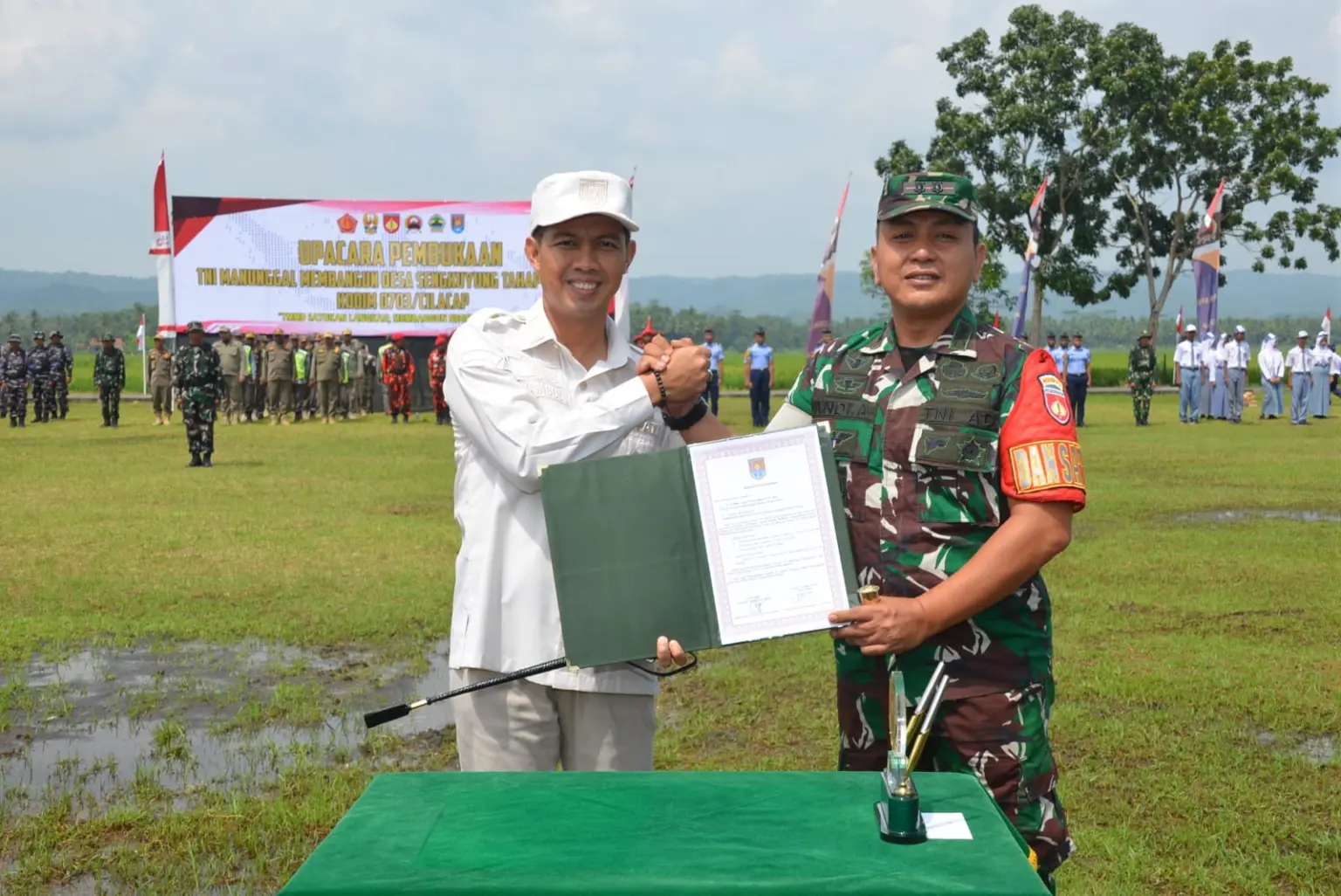 Program TMMD Sengkuyung di Desa Sidamukti, Kecamatan Patimuan, Kabupaten Cilacap. (Diskominfo Cilacap)