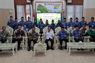 Bupati Syamsul Auliya Rachman melantik 14 pejabat administrator dan fungsional di lingkungan Pemkab Cilacap. (Faiz Ardani).