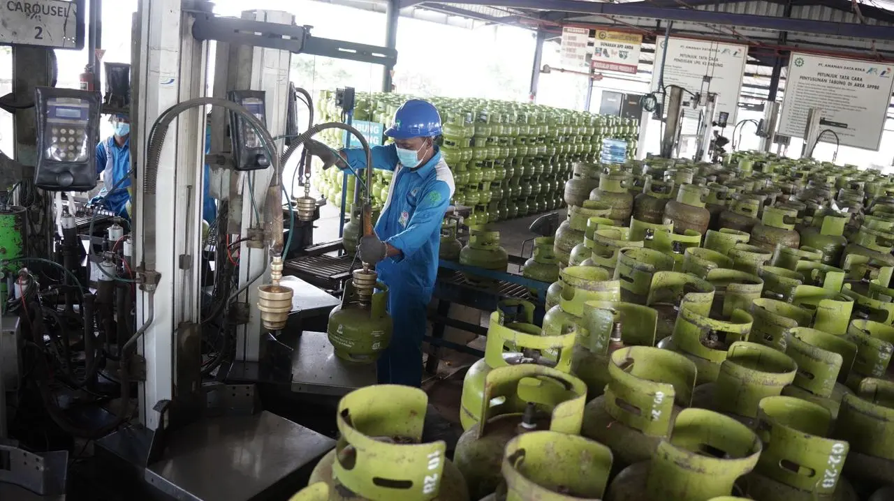 Stasiun pengisian LPG wilayah Jawa Tengah dan DIY. Pertamina menambah pasokan jelang Ramadan. (Patra Niaga).