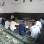 Sejumlah Warga Binaan Pemasyarakatan (WBP) Rumah Tahanan Negara (Rutan) Kelas IIB Banyumas, berkumpul melantunkan ayat-ayat suci Al-quran, selama bulan ramadan.