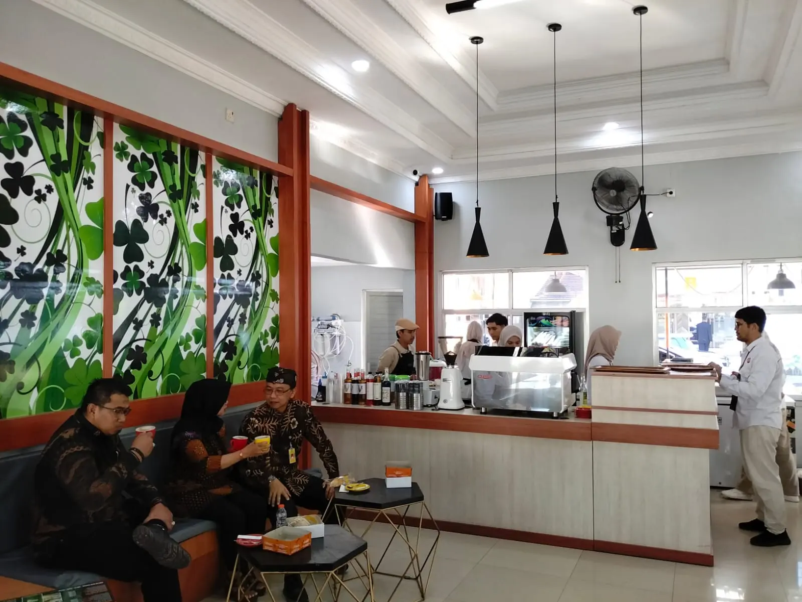 Suasana Kandang Kopi yang berada di komplek kampus Fakultas Peternakan Unsoed Purwokerto, yang baru diluncurkan Selasa (10/02/2026). (Besari) 