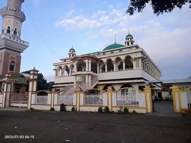 Masjid besar mujahidin