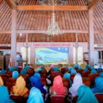 Ratusan peserta ikuti pelatihan keamanan pangan bagi pelaku UMKM, untuk menopang program MBG, di Pendopo Si Panji, Selasa (11/02/2025).