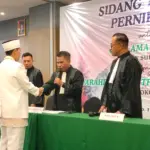 Suasana pernikahan unik di Purwokerto, dengan mengusung konsep persidangan di pengadilan, Sabtu(14/02/2026).