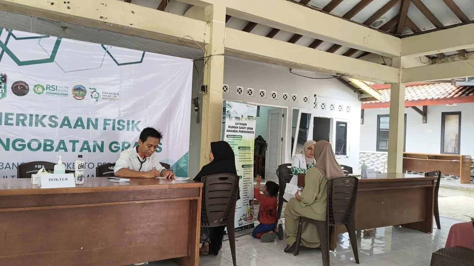 RSU Ananda dan RSI Sultan Agung Kolaborasi Baksos di Baseh Banyumas ...