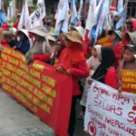 Sengketa tanah kampung laut