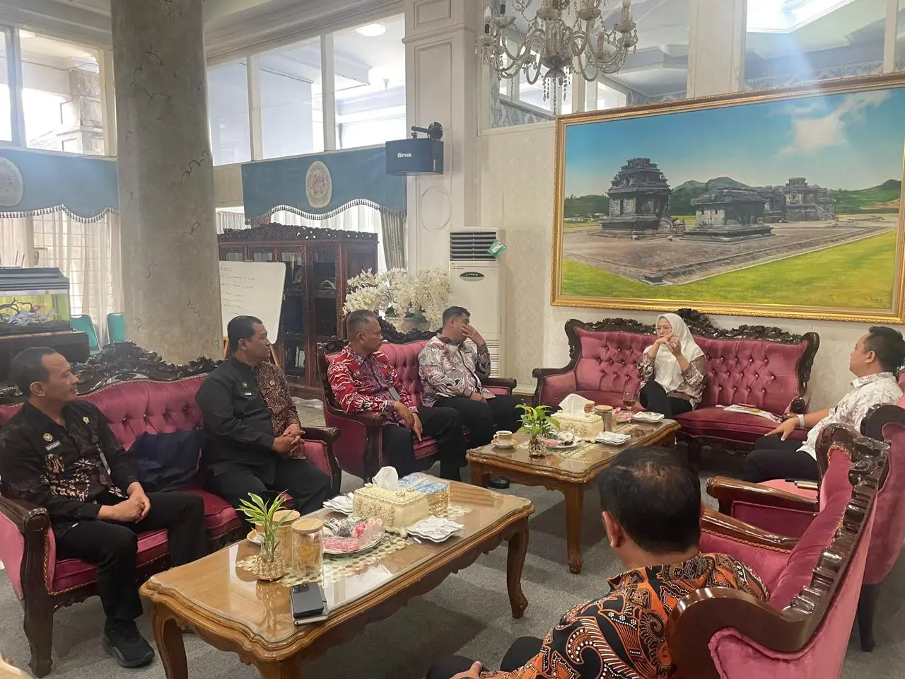 Rutan Banjarnegara saat melakukan kunjungan di rumah dinas bupati
