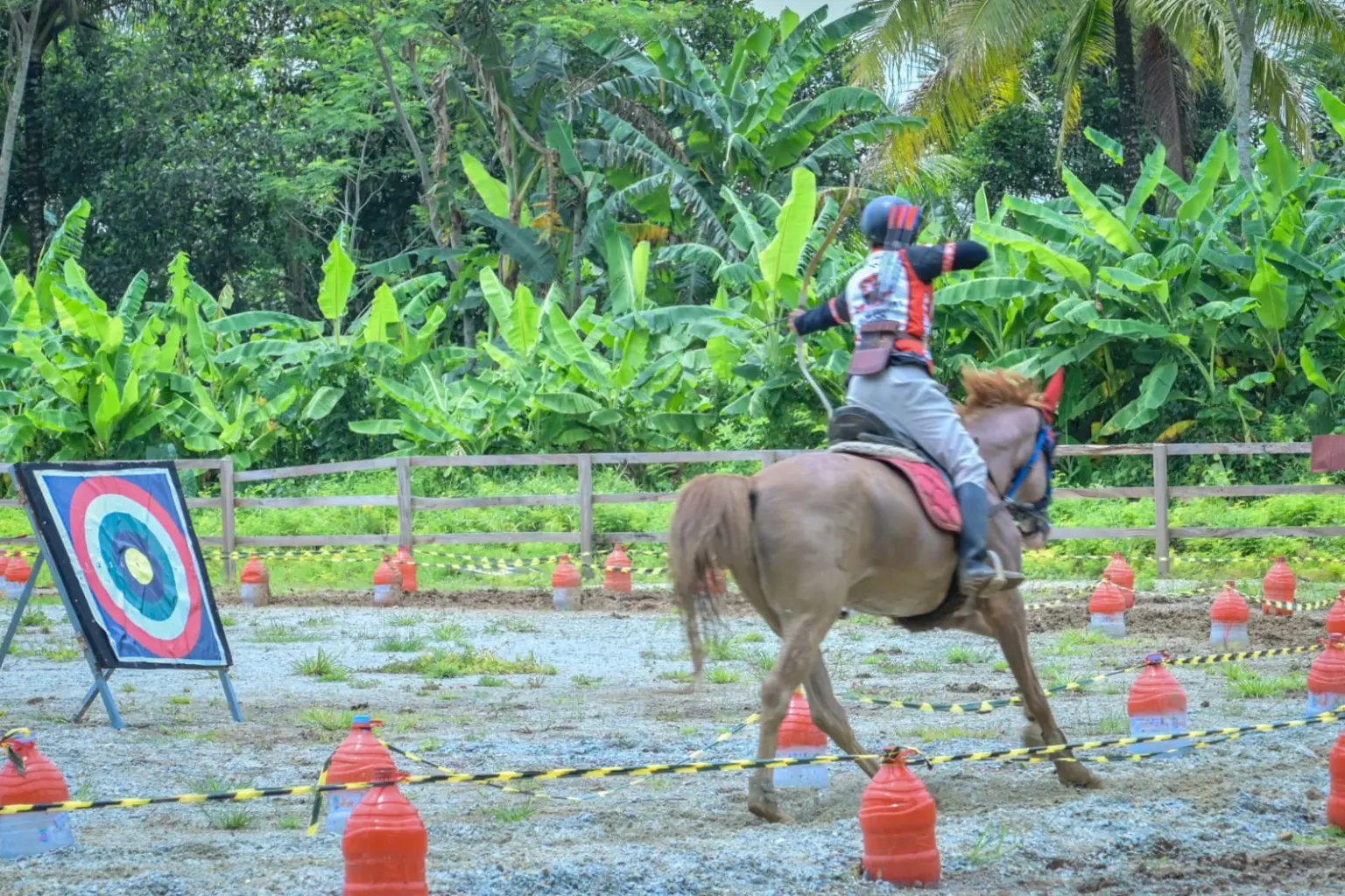 Latber pemanah berkuda