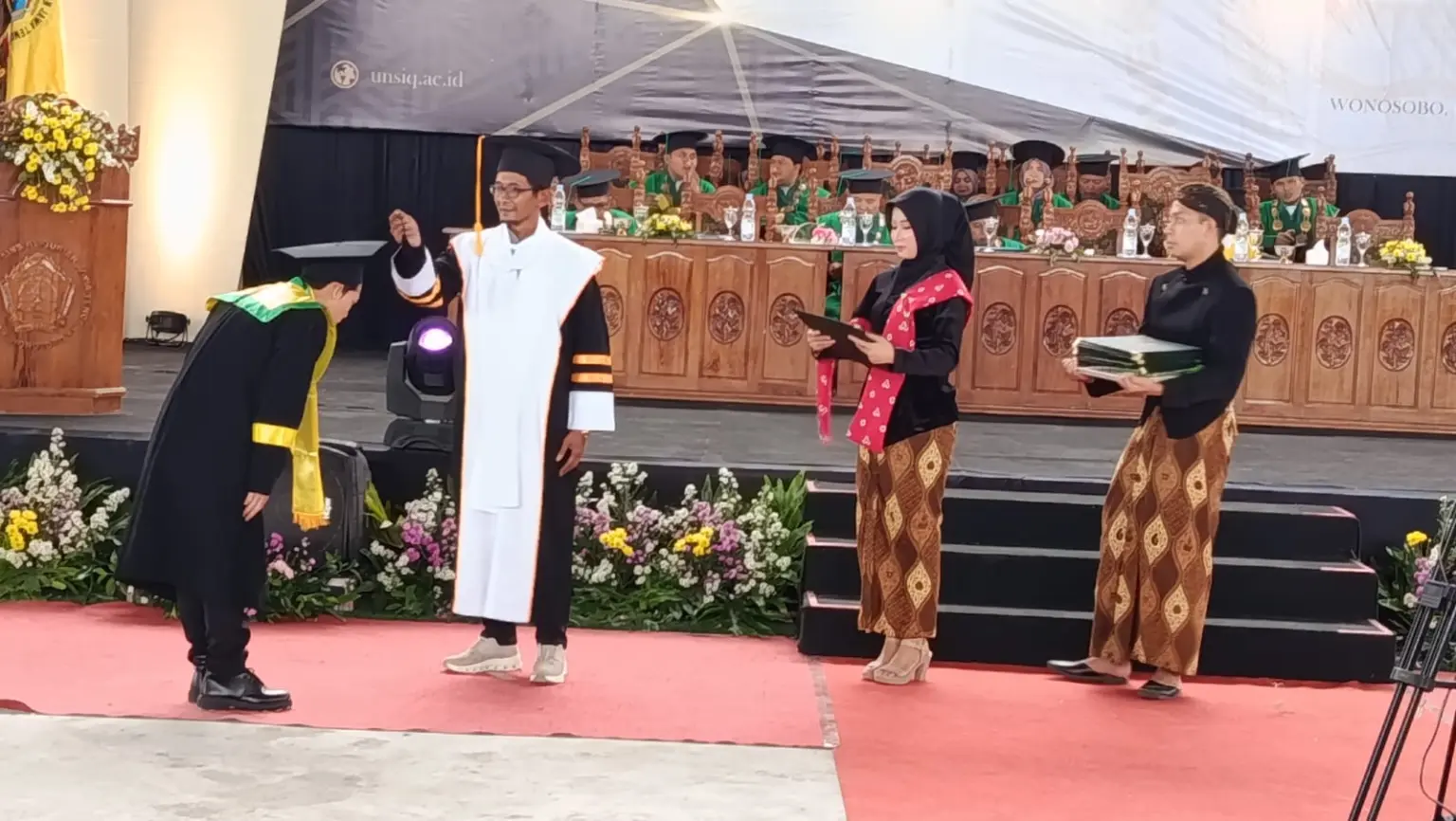 wisuda Unsiq