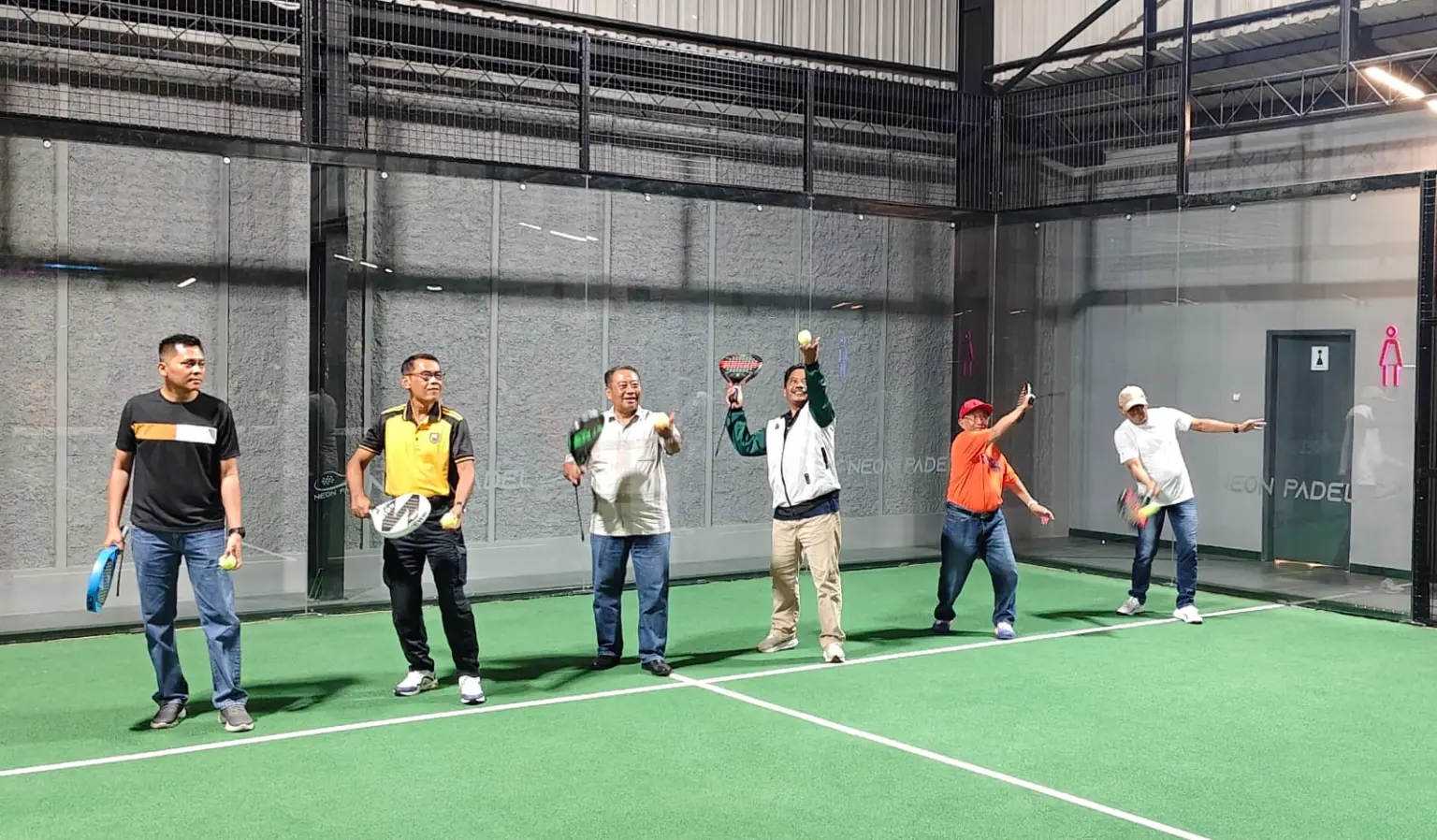 Neon Padel pertama di Banjarnegara