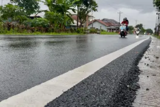 Jalan berlubang di Jateng terus diperbaiki