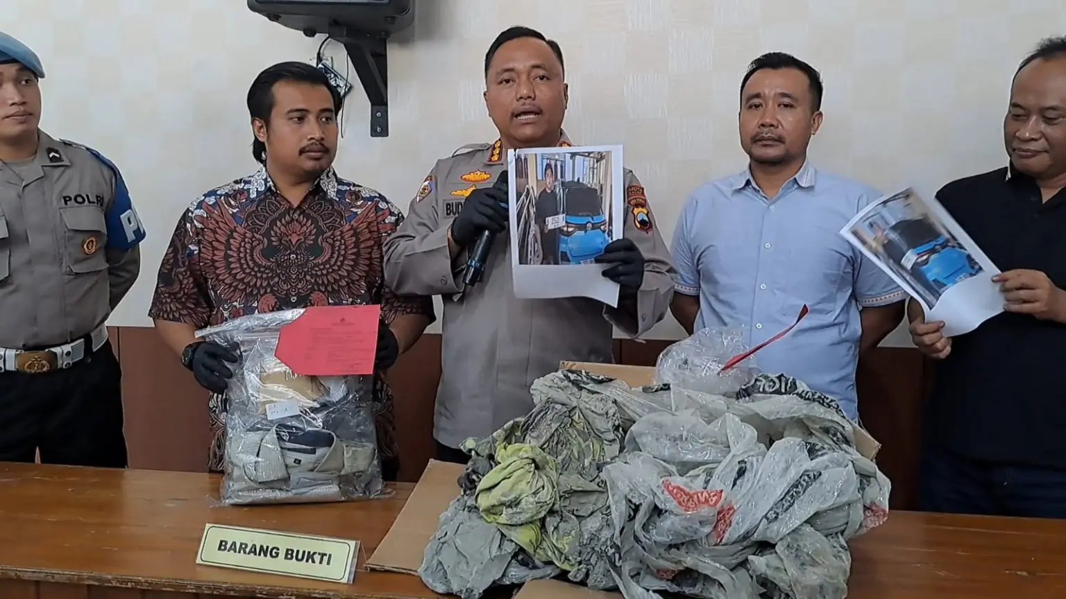 Barang bukti pembunuhan wn singapura di cilacap