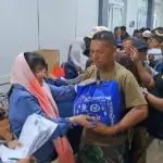 500 Paket Sembako Dibagikan SNI untuk Nelayan Cilacap yang Terdampak Paceklik