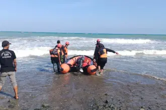 Orang tenggelam di pantai watu bale kebumen