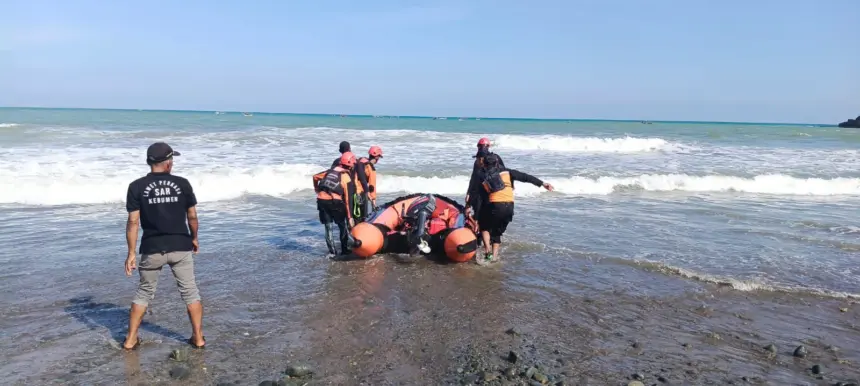 Orang tenggelam di pantai watu bale kebumen