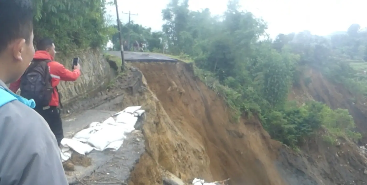 Jalur banjarnegara dieng via pejawaran