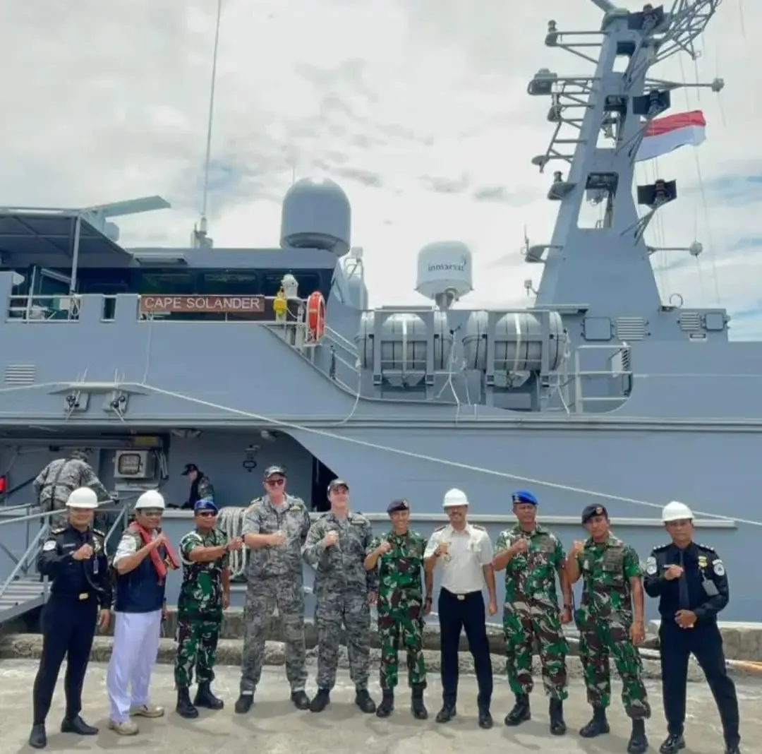 Kapal perang Australia sandar di pelabuhan internasional tanjung intan cilacap