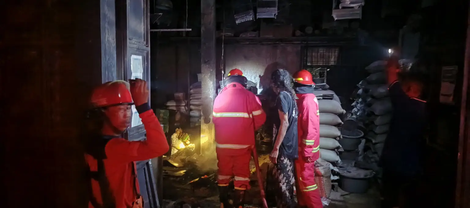 Kebakaran kios kesugihan cilacap