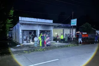 Toko Pertanian Terbakar