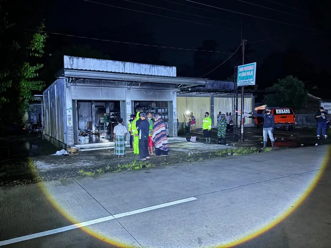 Toko Pertanian Terbakar