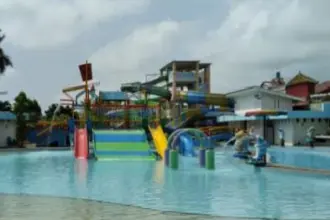 Kolam renang Tirtamas indah