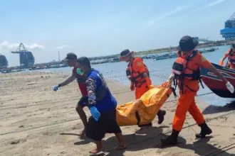 Mayat mengapung di perairan cilacap