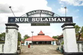 Masjid agung Nur Sulaiman