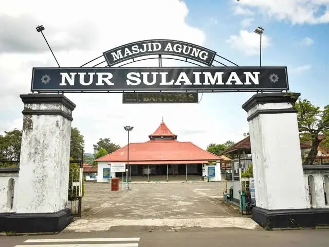 Masjid agung Nur Sulaiman
