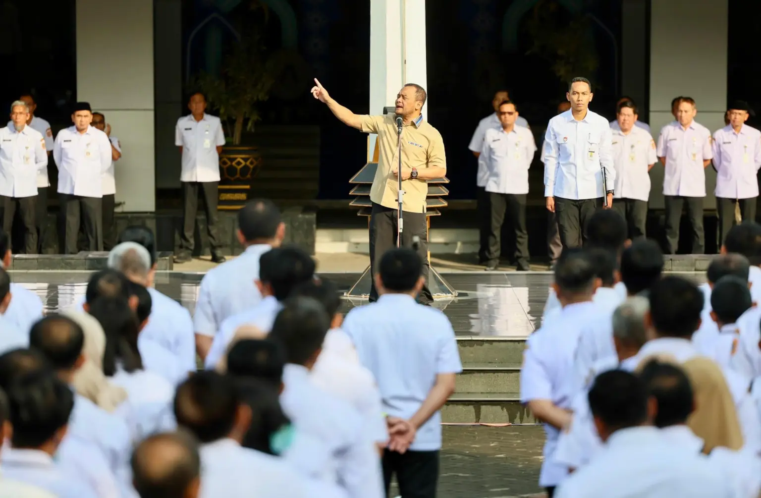 Gubernur tegaskan pelayanan publik harus meningkat usai libur lebaran