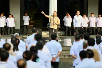 Gubernur tegaskan pelayanan publik harus meningkat usai libur lebaran