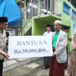 Wagub serahkan bantuan untuk perbaikan masjid bersejarah yang terbakar